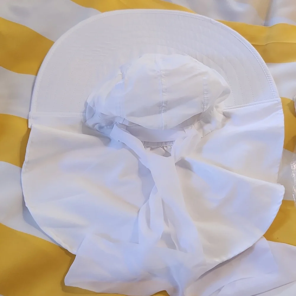Chic Women's White Sun Hat with White Bow Accent